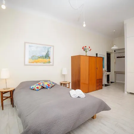 Freta 14 By Homeprime *